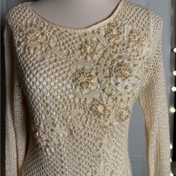 Peck & Peck Cream Crochet Blouse with Pearl Accent - Picture 3 of 11